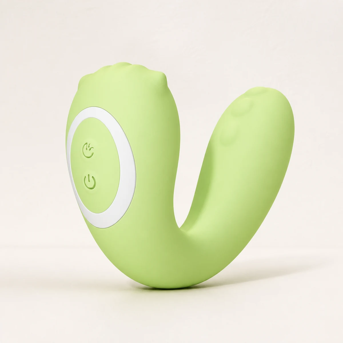 eves-whisper-little-monster-05-studio
